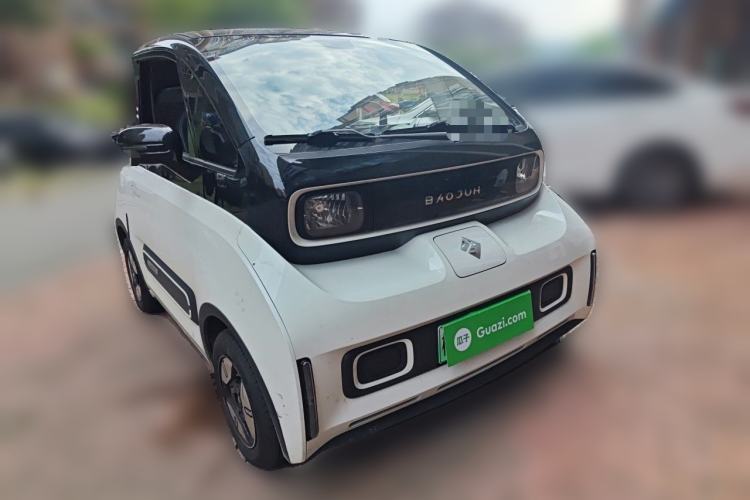 Used Baojun E300 2020 Star Travel Edition Front Right 45 Deg