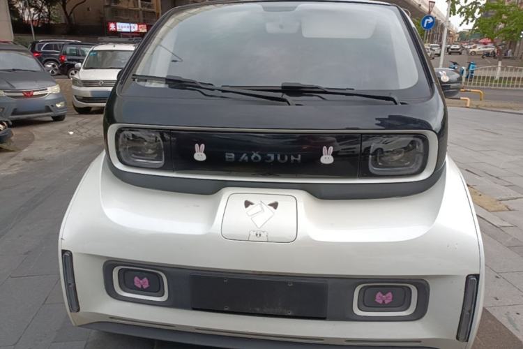 Used Baojun E300 2020 Plus Starry Intelligence Edition Front