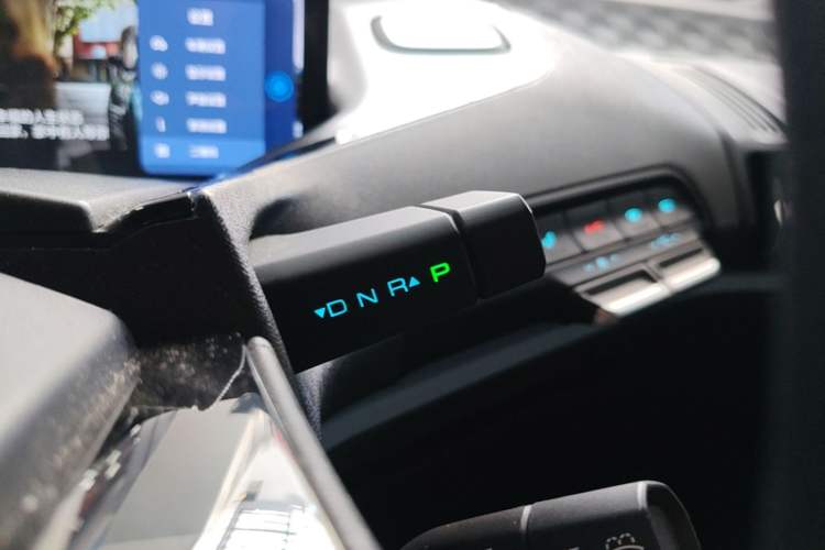 Used Baojun E300 2020 Starry Intelligence Edition Gear Lever