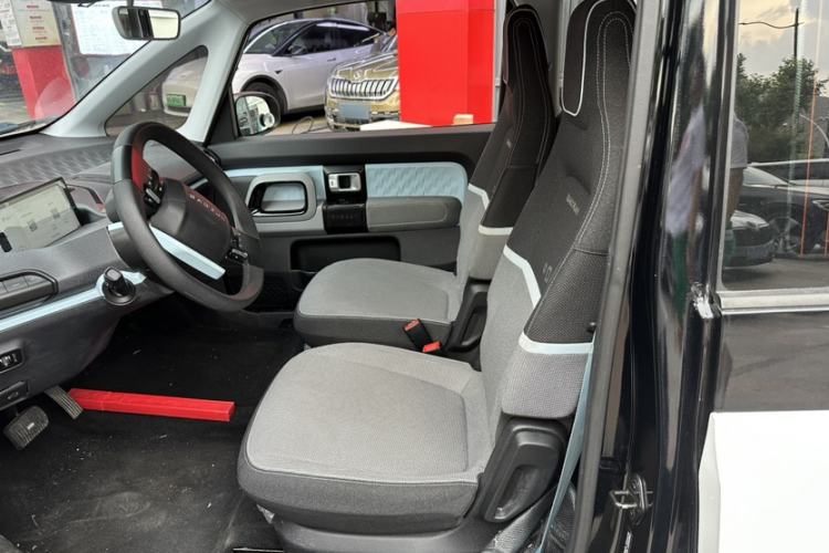 Used Baojun E300 2020 Plus Interstellar Smart Edition Interior 3