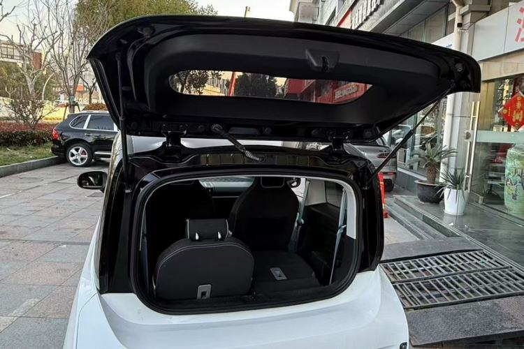 Used Baojun E300 2020 Plus Interstellar Smart Edition Interior 4