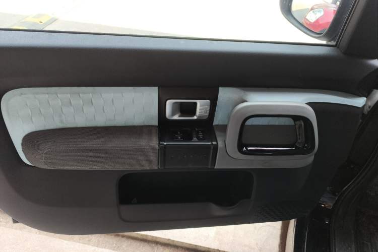 Used Baojun E300 2020 Plus Interstellar Smart Edition Interior 7