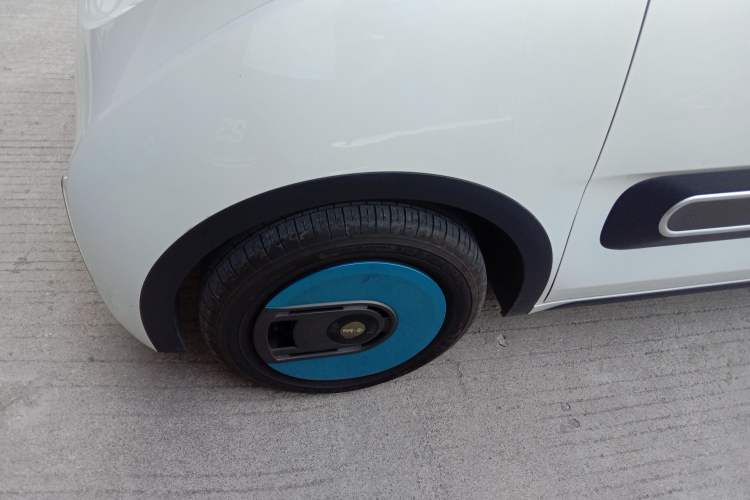 Used Baojun E300 2020 Starry Intelligence Edition Left Front Wheel Hub
