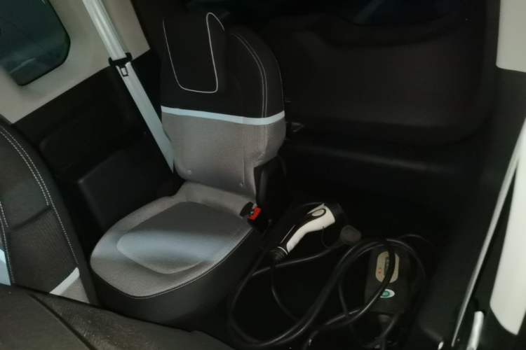 Used Baojun E300 2020 Star Travel Edition Left Rear Seat