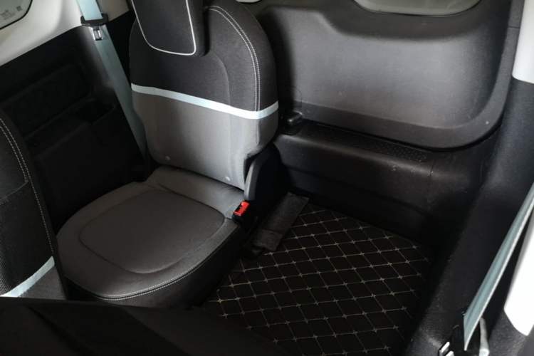 Used Baojun E300 2020 Star Travel Edition Left Rear Seat