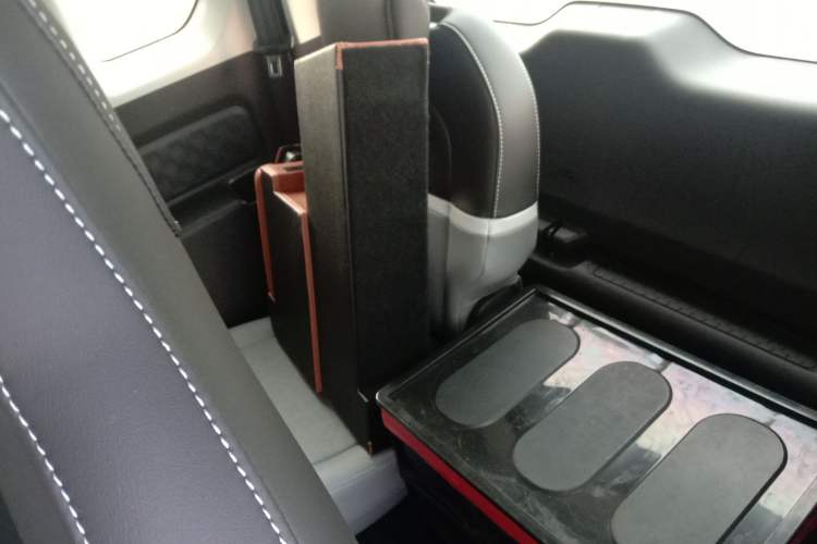Used Baojun E300 2020 Starry Intelligence Edition Left Rear Seat