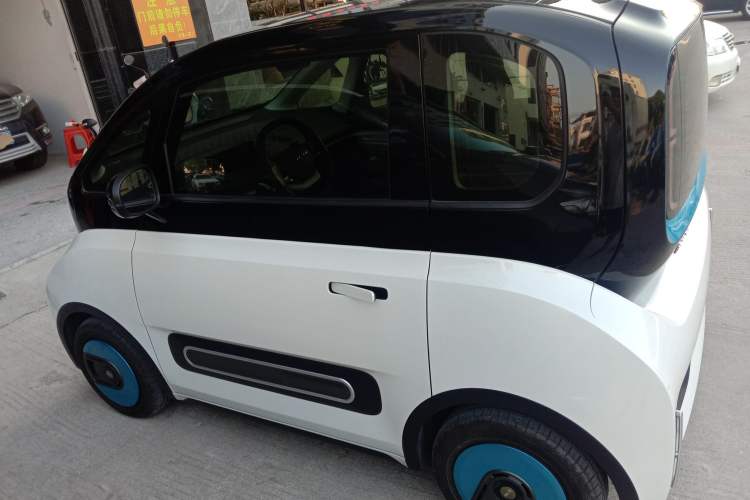 Used Baojun E300 2020 Starry Intelligence Edition Left Side