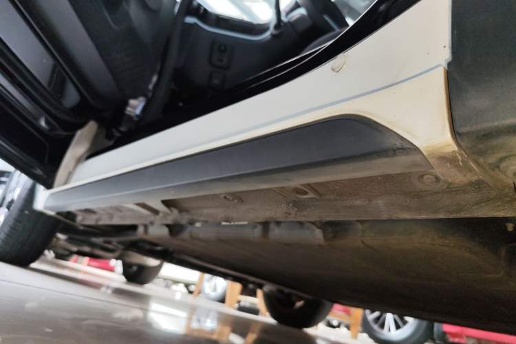 Used Baojun E300 2020 Starry Intelligence Edition Left Side Sill