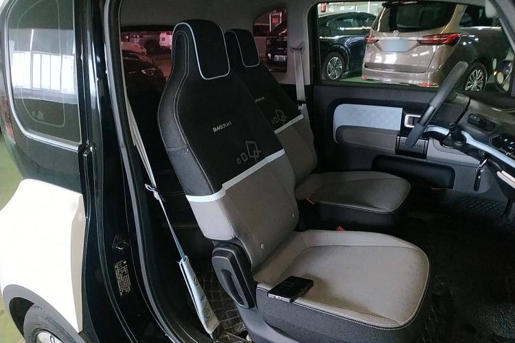 Used Baojun E300 2020 Star Travel Edition Right Front Seat