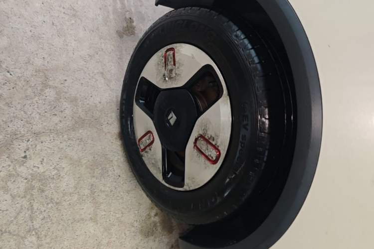 Used Baojun E300 2020 Plus Starry Intelligence Edition Right Rear Wheel Hub
