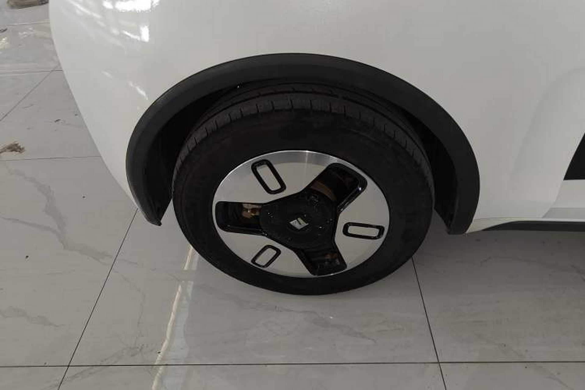 Used Baojun E300 2020 Plus Starry Intelligence Edition Right Rear Wheel Hub
