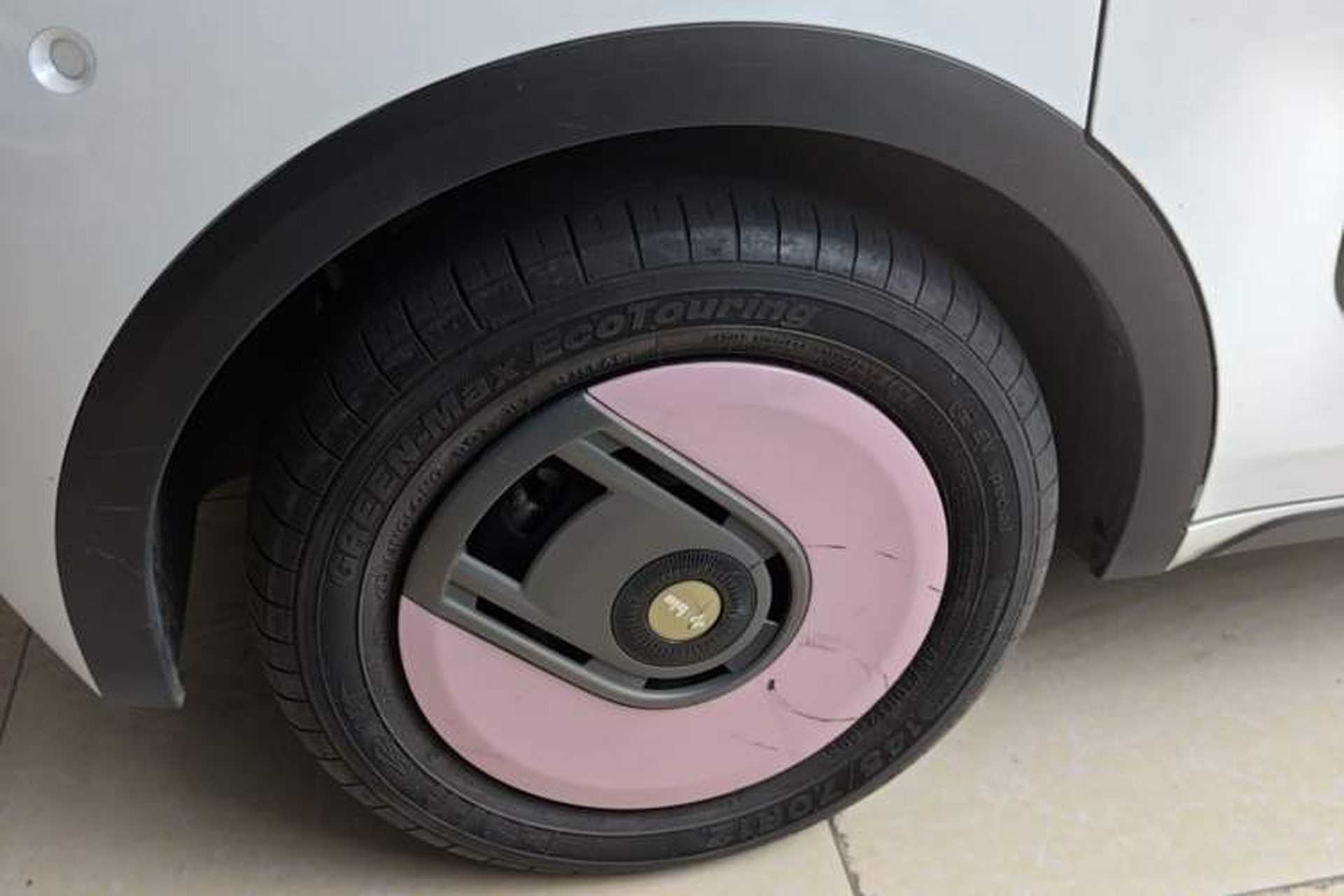 Used Baojun E300 2020 Interstellar Future Edition Right Rear Wheel Hub