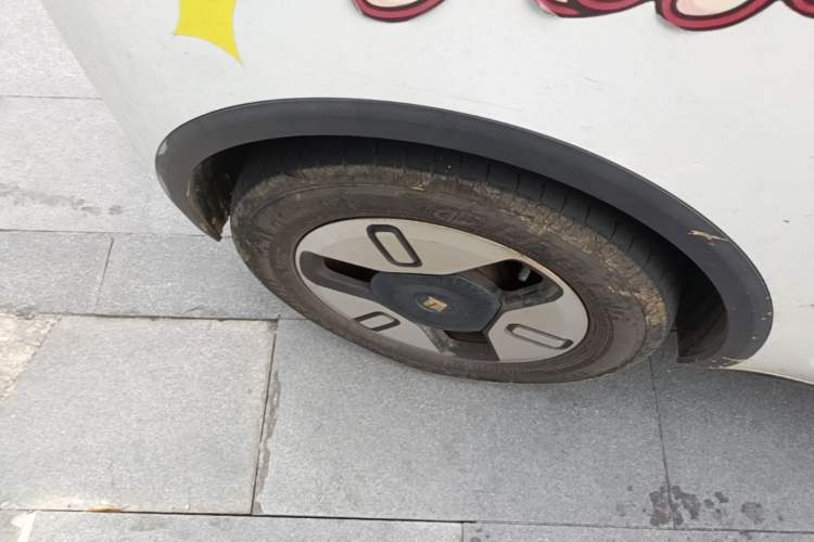 Used Baojun E300 2020 Plus Starry Intelligence Edition Right Rear Wheel Hub