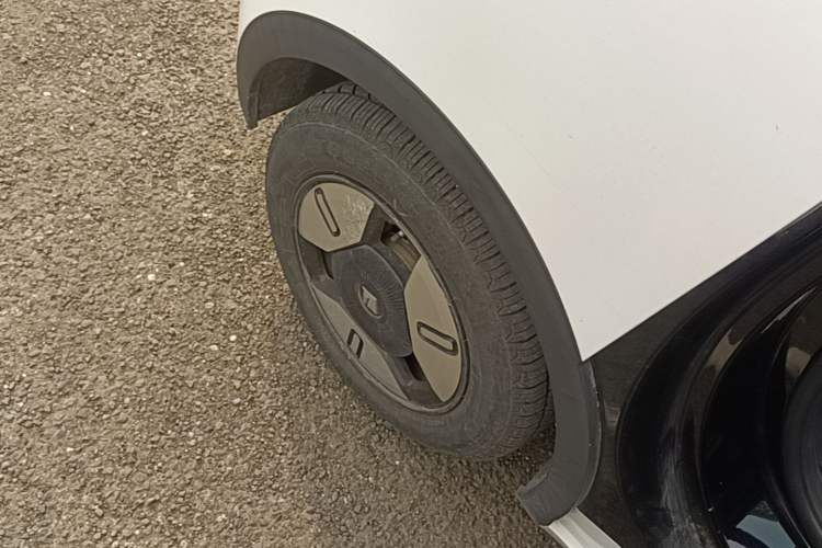 Used Baojun E300 2020 Star Travel Edition Right Rear Wheel Hub