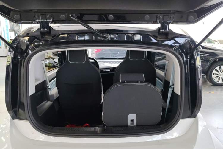 Used Baojun E300 2020 Starry Intelligence Edition Trunk
