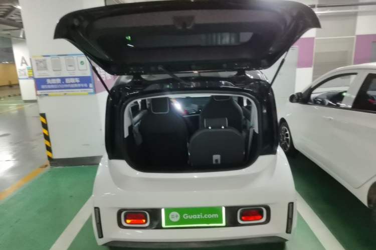 Used Baojun E300 2020 Star Travel Edition Trunk
