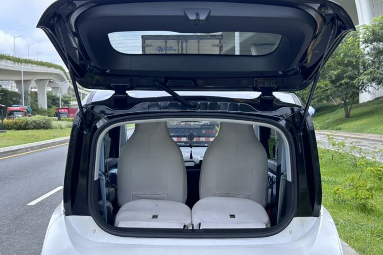 Used Baojun E300 2020 Plus Interstellar Future Edition Trunk