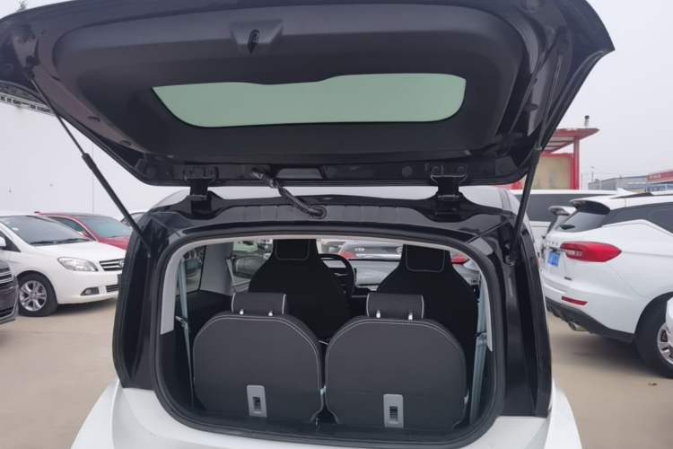 Used Baojun E300 2020 Plus Interstellar Smart Edition Trunk