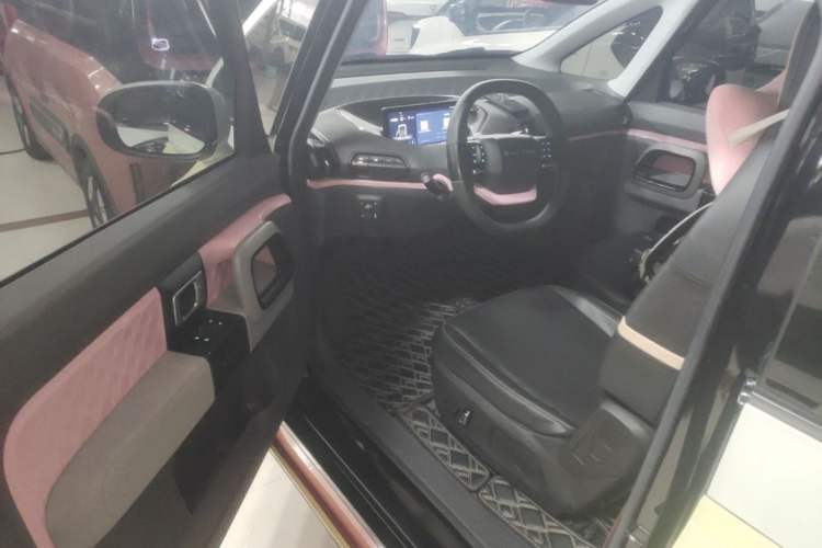 Used Baojun E300 2020 Plus Starry Intelligence Edition Driver Seat