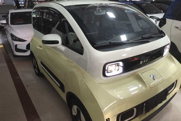 Used Baojun E300 2020 Plus Starry Intelligence Edition Front Right 45 Deg