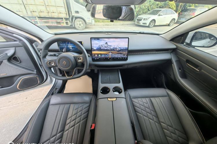 Used Baojun Enjoy 2025 All-Electric 600km Luxury Edition Interior 6