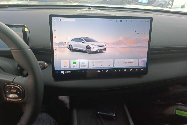 Used Baojun Enjoy 2025 Plug-in Hybrid 140km Luxury Edition Audio And AC Panel