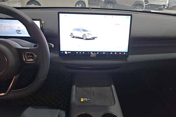 Used Baojun Enjoy 2025 All-Electric 600km Luxury Edition Audio And AC Panel