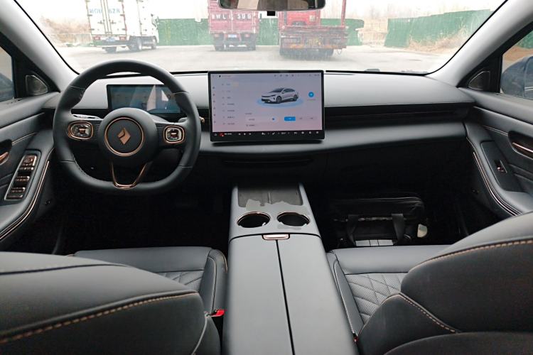 Used Baojun Enjoy 2025 Plug-in Hybrid 140km Luxury Edition Center Console