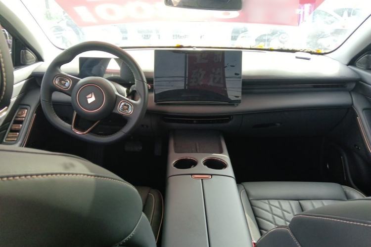 Used Baojun Enjoy 2025 Plug-in Hybrid 140km Luxury Edition Center Console