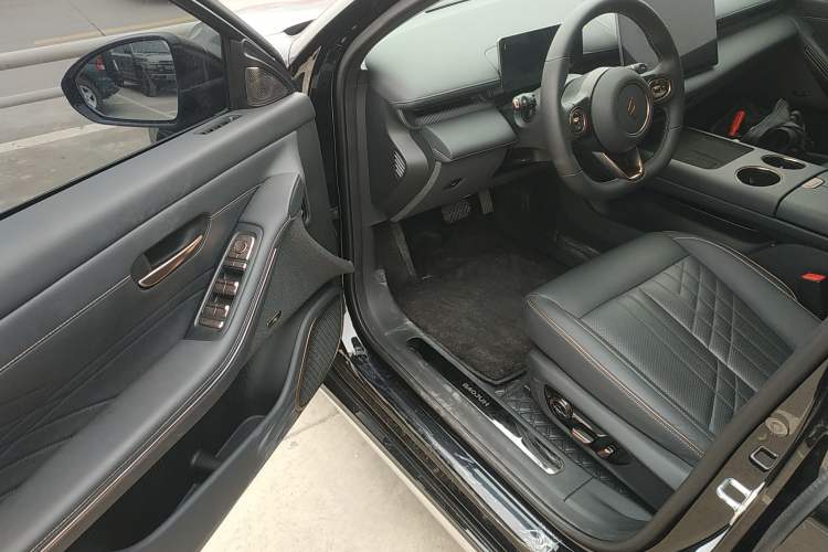Used Baojun Enjoy 2025 Plug-in Hybrid 140km Luxury Edition Driver Seat