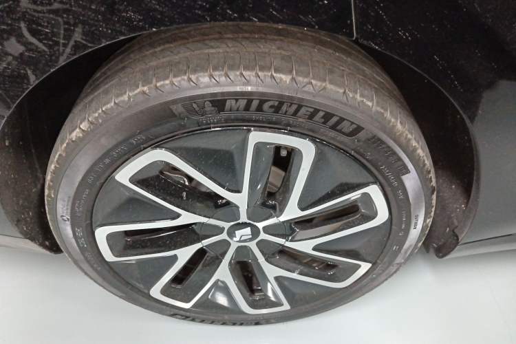 Used Baojun Enjoy 2025 Plug-in Hybrid 140km Luxury Edition Exterior 5