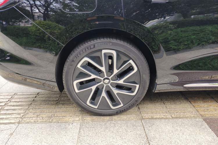 Used Baojun Enjoy 2025 Plug-in Hybrid 140km Luxury Edition Exterior 8