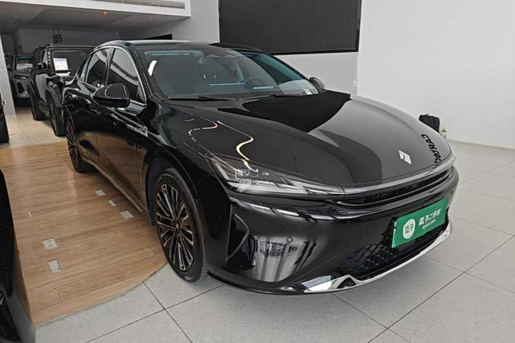 Used Baojun Enjoy 2025 Plug-in Hybrid 140km Luxury Edition Front Right 45 Deg
