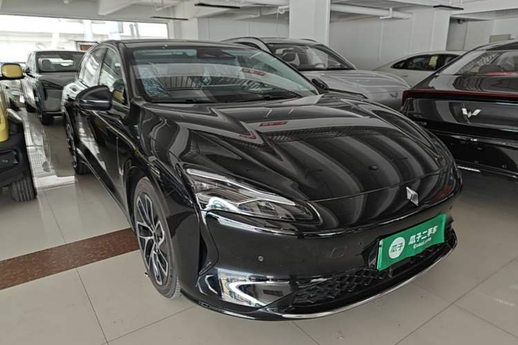 Used Baojun Enjoy 2025 All-Electric 600km Luxury Edition Front Right 45 Deg