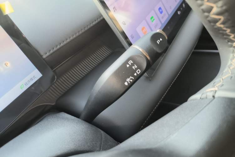 Used Baojun Enjoy 2025 All-Electric 600km Luxury Edition Gear Lever