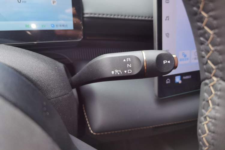 Used Baojun Enjoy 2025 Plug-in Hybrid 140km Luxury Edition Gear Lever