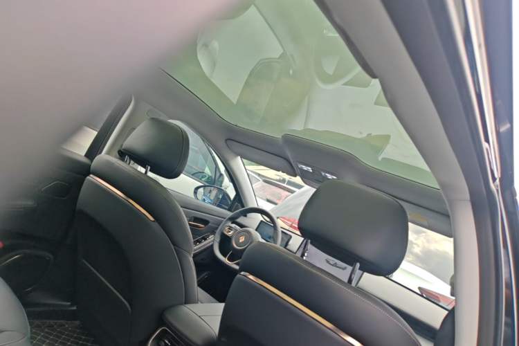 Used Baojun Enjoy 2025 Plug-in Hybrid 140km Standard Version Headliner