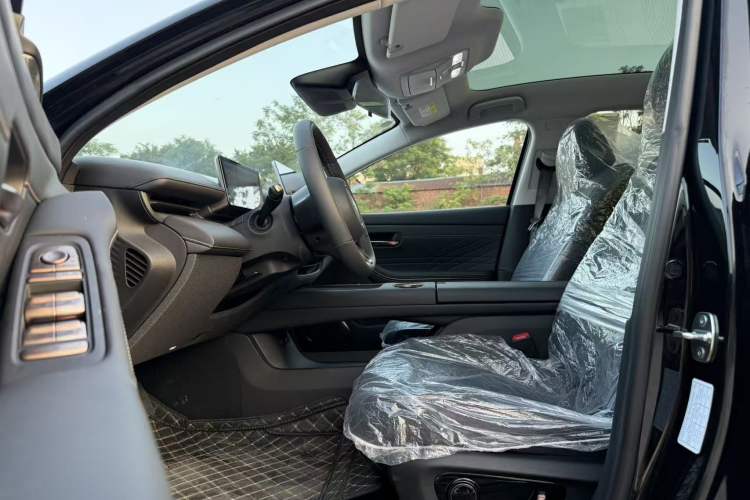 Used Baojun Enjoy 2025 All-Electric 600km Luxury Edition Interior 2