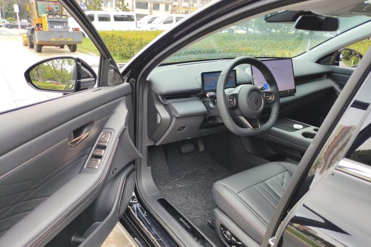Used Baojun Enjoy 2025 Plug-in Hybrid 140km Luxury Edition Interior 3