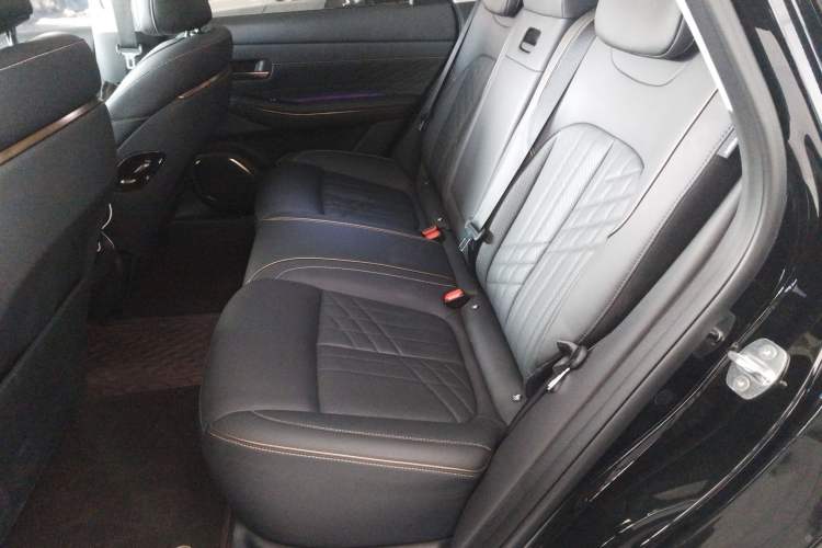 Used Baojun Enjoy 2025 Plug-in Hybrid 140km Luxury Edition Interior 4