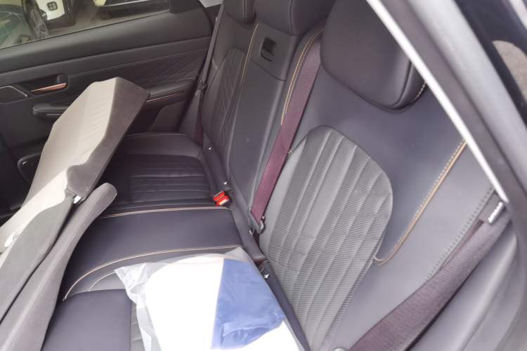 Used Baojun Enjoy 2025 Plug-in Hybrid 140km Luxury Edition Interior 4