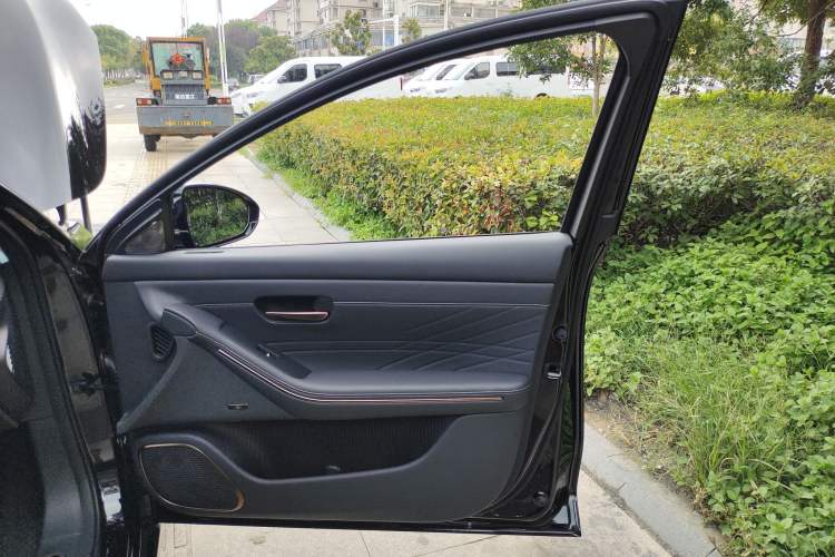 Used Baojun Enjoy 2025 Plug-in Hybrid 140km Luxury Edition Interior 5