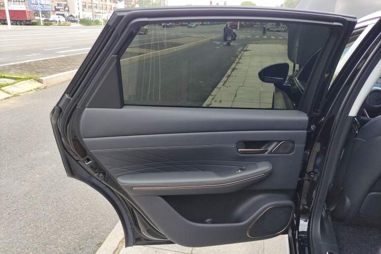 Used Baojun Enjoy 2025 Plug-in Hybrid 140km Luxury Edition Interior 8