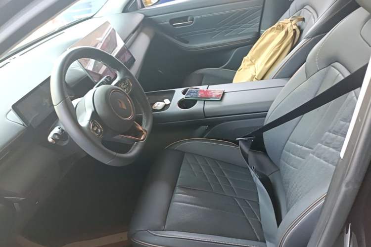 Used Baojun Enjoy 2025 Plug-in Hybrid 140km Luxury Edition Left Front Seat