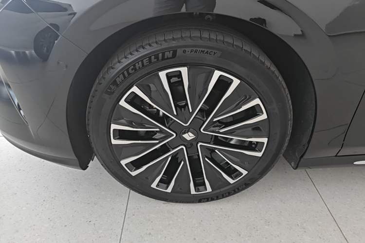 Used Baojun Enjoy 2025 Plug-in Hybrid 140km Luxury Edition Left Front Wheel Hub