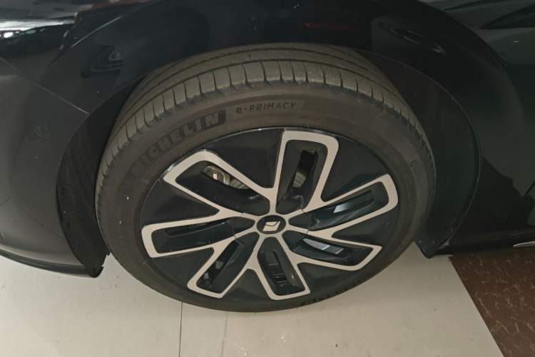 Used Baojun Enjoy 2025 All-Electric 600km Luxury Edition Left Front Wheel Hub