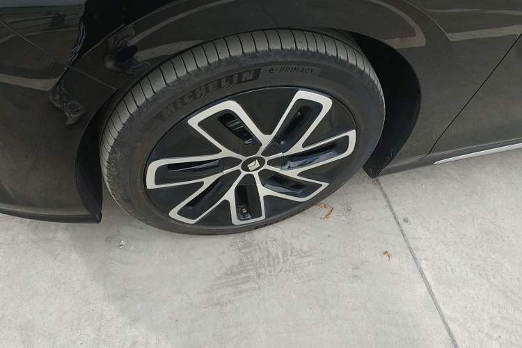 Used Baojun Enjoy 2025 Plug-in Hybrid 140km Luxury Edition Left Front Wheel Hub