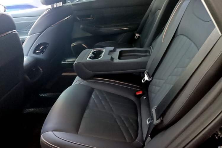 Used Baojun Enjoy 2025 Plug-in Hybrid 140km Luxury Edition Left Rear Seat