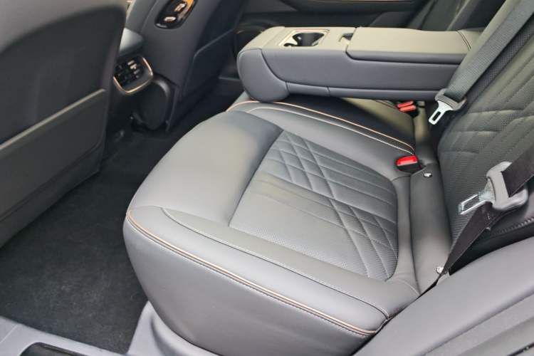 Used Baojun Enjoy 2025 Plug-in Hybrid 140km Luxury Edition Left Rear Seat