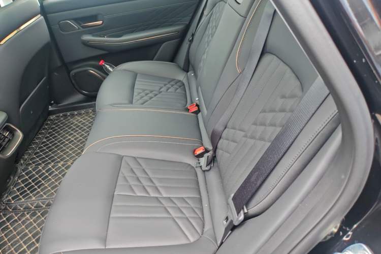 Used Baojun Enjoy 2025 Plug-in Hybrid 140km Standard Version Left Rear Seat